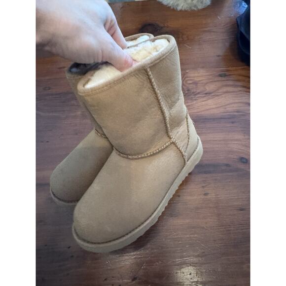 Ugg Classic Short Weatherproof Kids Boots Chestnut Size 13 NEW - Picture 1 of 15